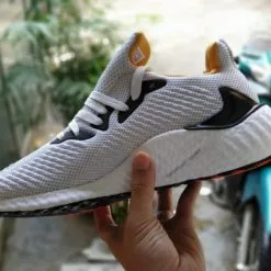 Adidas AlphaBoost 2019 trang vang