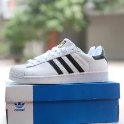 Adidas Superstar tem vang sneakerhs.com