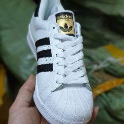 Adidas Superstar tem vang sneakerhs.com
