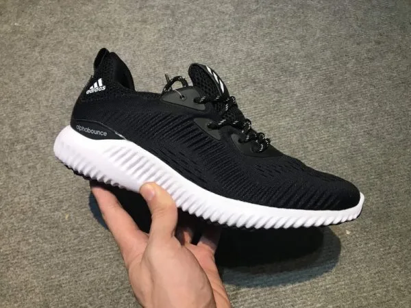 Giay Adidas Alphabounce Beyond 2017 den de trang Giay Adidas Alphabounce Beyond 2017 den de trang