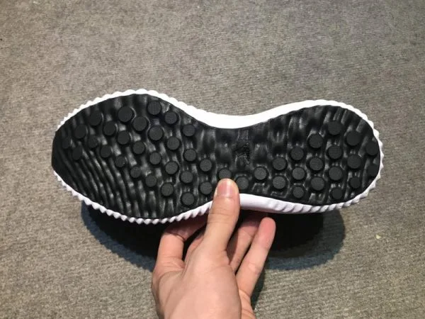 Giay Adidas Alphabounce Beyond 2017 den de trang Giay Adidas Alphabounce Beyond 2017 den de trang