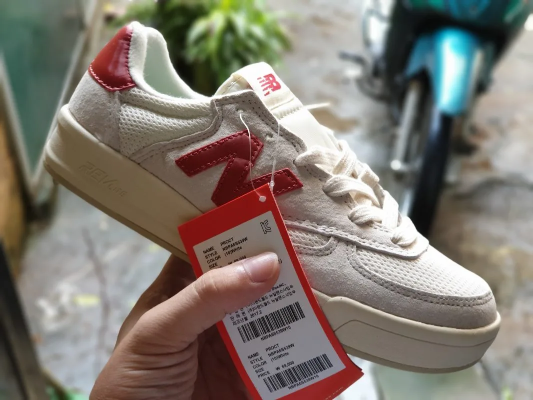 New Balance H&S Sneaker (2) New Balance H&S Sneaker (2)