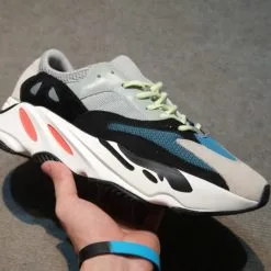 Yeezy 700 OG Wave Runner