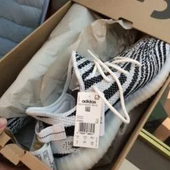 Adidas Yeezy 350 Boost v2 Zebra