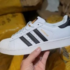 Adidas Superstar tem vang sneakerhs.com