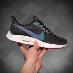 giay Nike Air Zoom Pegasus 36 mau den cau vong