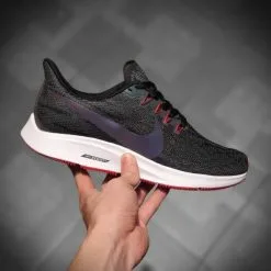 giay Nike Air Zoom Pegasus 36 mau den cau vong