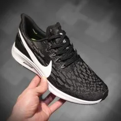giay Nike Air Zoom Pegasus 36 mau den de trang