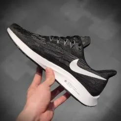 giay Nike Air Zoom Pegasus 36 mau den de trang