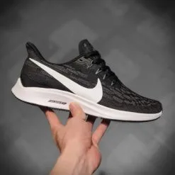 giay Nike Air Zoom Pegasus 36 mau den de trang
