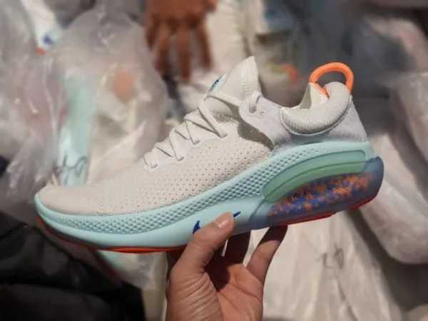 giay Nike Joyride Run Flyknit rep gia re ha noi mau trang giay Nike Joyride Run Flyknit rep gia re ha noi mau trang
