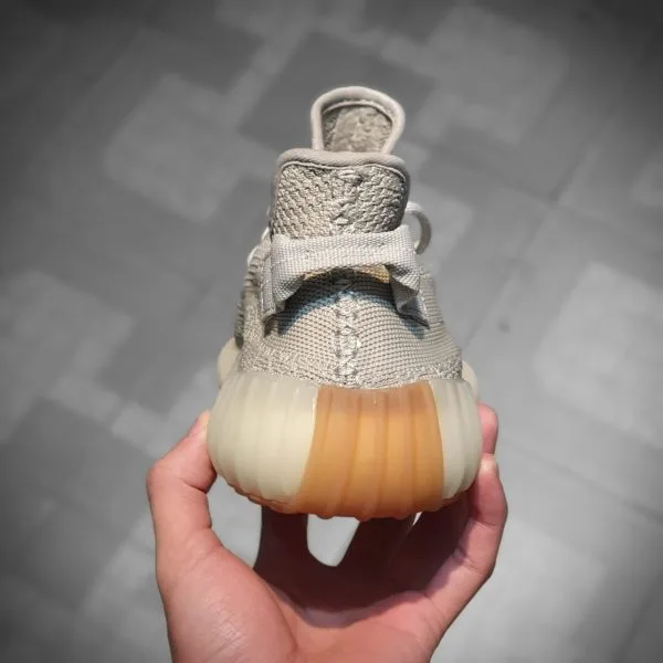 Giay Adidas Yeezy Boost 350 V2 Sesame ha noi (2) Giay Adidas Yeezy Boost 350 V2 Sesame ha noi