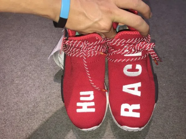 Giay Pharrell Williams x Adidas Human Race NMD mau do gia re ha noi (6) Giay Pharrell Williams x Adidas Human Race NMD mau do gia re ha noi