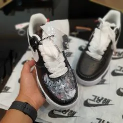 giay Nike Air Force 1 ban hoa cuc troc son