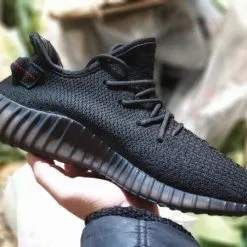 giay adidas Yeezy Boost 350 V2 Black Red rep ha noi