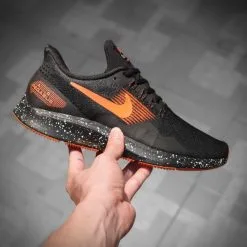 Giay Nike Air Zoom Pegasus 35 mau moi mau den cam