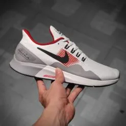Giay Nike Air Zoom Pegasus 35 mau moi mau trang