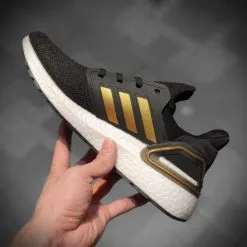 Giay Adidas Ultra Boost 2020 mau den got vang
