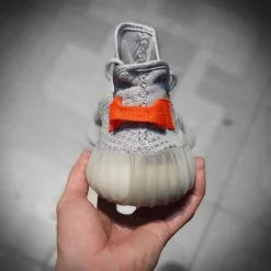 giay Adidas Yeezy Boost 350 V2 Tail Light gia re ha noi