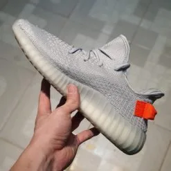 giay Adidas Yeezy Boost 350 V2 Tail Light gia re ha noi