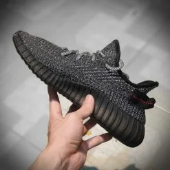 Giay Adidas Yeezy 350 Boost v2 Static den Full phan quang