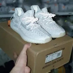 Giay Adidas Yeezy 350 Boost v2 Static trang Full phan quang