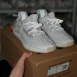 Giay Adidas Yeezy 350 Boost v2 Static trang Full phan quang