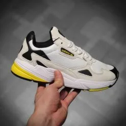 Giay the thao Adidas Falcon gia re ha noi