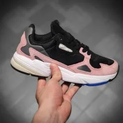 Giay the thao Adidas Falcon gia re ha noi