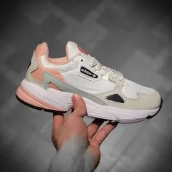 Giay the thao Adidas Falcon gia re ha noi