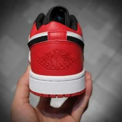 Giay Nike Air Jordan 1S Low thap co mau den do