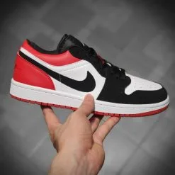 Giay Nike Air Jordan 1S Low thap co mau den do