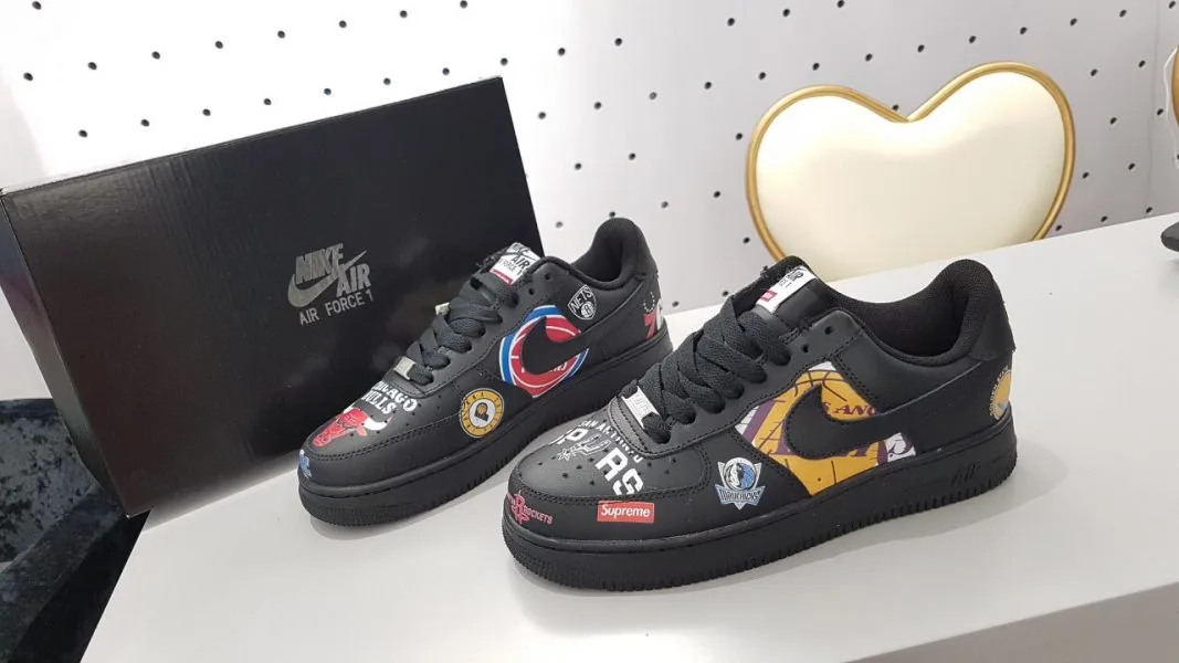 Giay Nike Air Force 1 Supreme Chicago Bulls den co thap gia re ha noi (1) Giay Nike Air Force 1 Supreme Chicago Bulls den co thap gia re ha noi