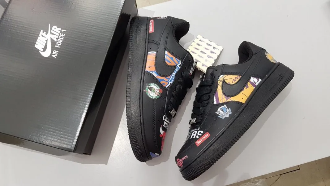 Giay Nike Air Force 1 Supreme Chicago Bulls den co thap gia re ha noi Giay Nike Air Force 1 Supreme Chicago Bulls den co thap gia re ha noi