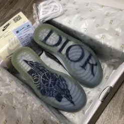 Giay Nike Air Jordan 1 X Dior co thap