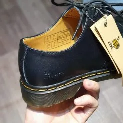 Giay Dr.Martens 1460 black co thap mau den