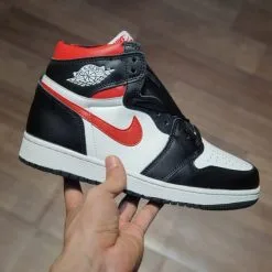 Giay Nike Air Jordan 1 Retro High Black Gym Red