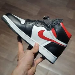 Giay Nike Air Jordan 1 Retro High Black Gym Red