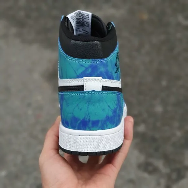 Giay Nike Air Jordan 1 Retro High Tie Dye gia re ha noi (2) Giay Nike Air Jordan 1 Retro High Tie Dye gia re ha noi
