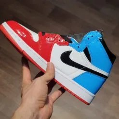 giay Air Jordan 1 Retro High Fearless UNC Chicago