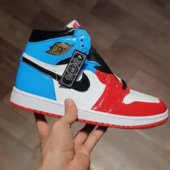 giay Air Jordan 1 Retro High Fearless UNC Chicago