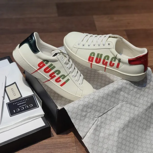 giay Gucci Ace Sneaker with Gucci Blade giay Gucci Ace Sneaker with Gucci Blade