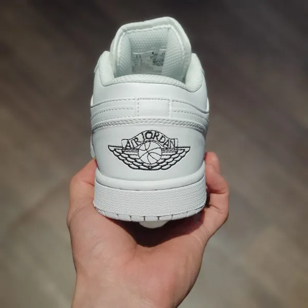 Giay Air Jordan 1 Mid BG Triple White Trang Full co thap (4) Giay Air Jordan 1 Mid BG Triple White Trang Full co thap
