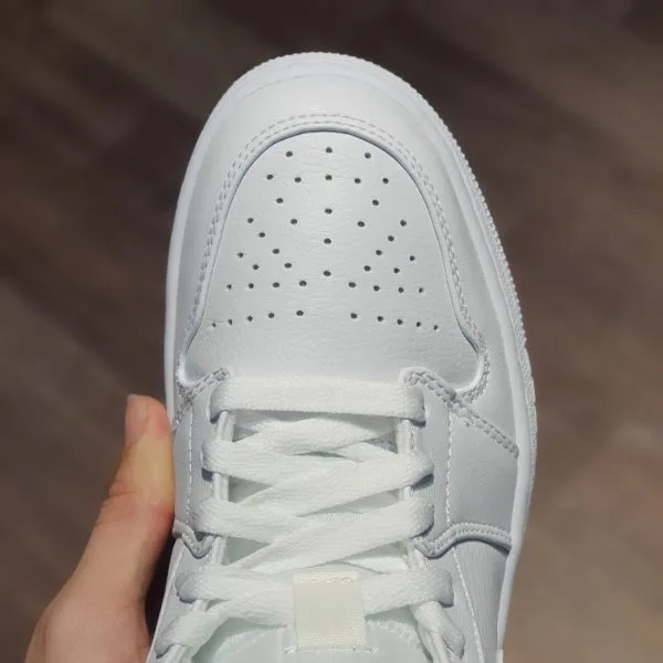 giay Air Jordan 1 Mid BG Triple White trang full co cao (3) giay Air Jordan 1 Mid BG Triple White trang full co cao
