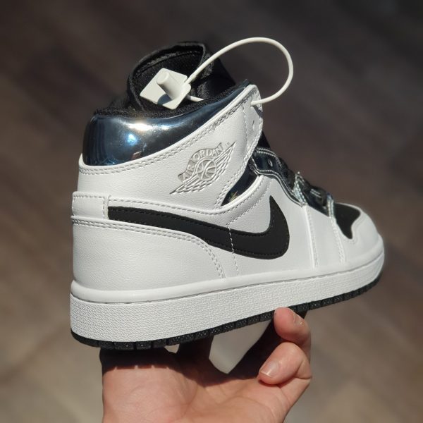 Đôi giày cổ điển biểu tượng Giày Nike Air Jordan 1 X Dior  HS Sneaker