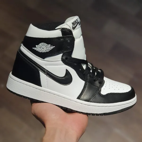 Giay Nike Air Jordan 1 Retro High OG Black White Replica 11 Jordan 1s Panda replica 11 Giày Nike Air Jordan 1 Retro High OG Black White Replica 1:1 ( Jordan 1s Panda replica 1:1)